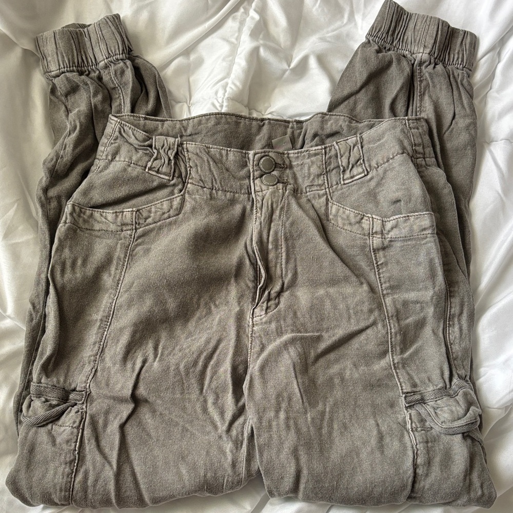 American Eagle Casual Army Green Cargo Pants